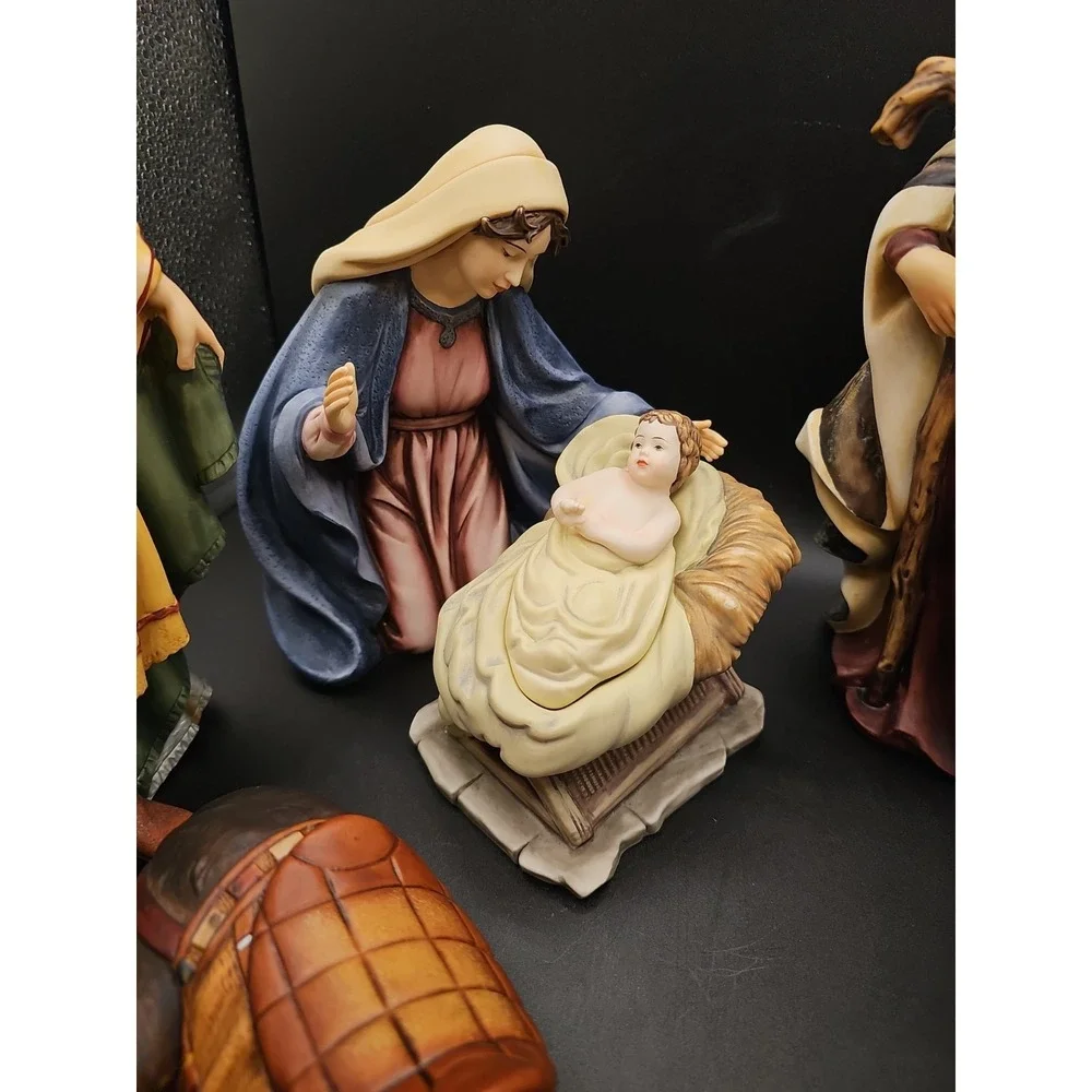 Grandeur Noel 2002 9 piece HAND PAINTED PORCELAIN NATIVITY Scene Collection